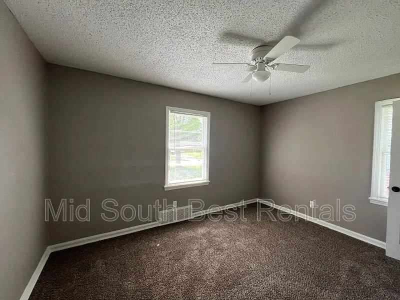 3841 Denver St — Photo 3