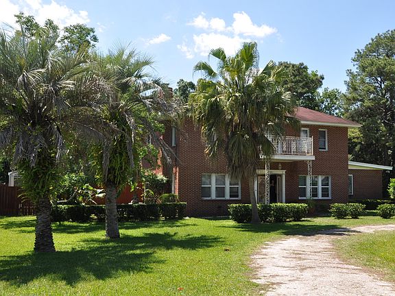 3rd image of 2524 El Portal Ave