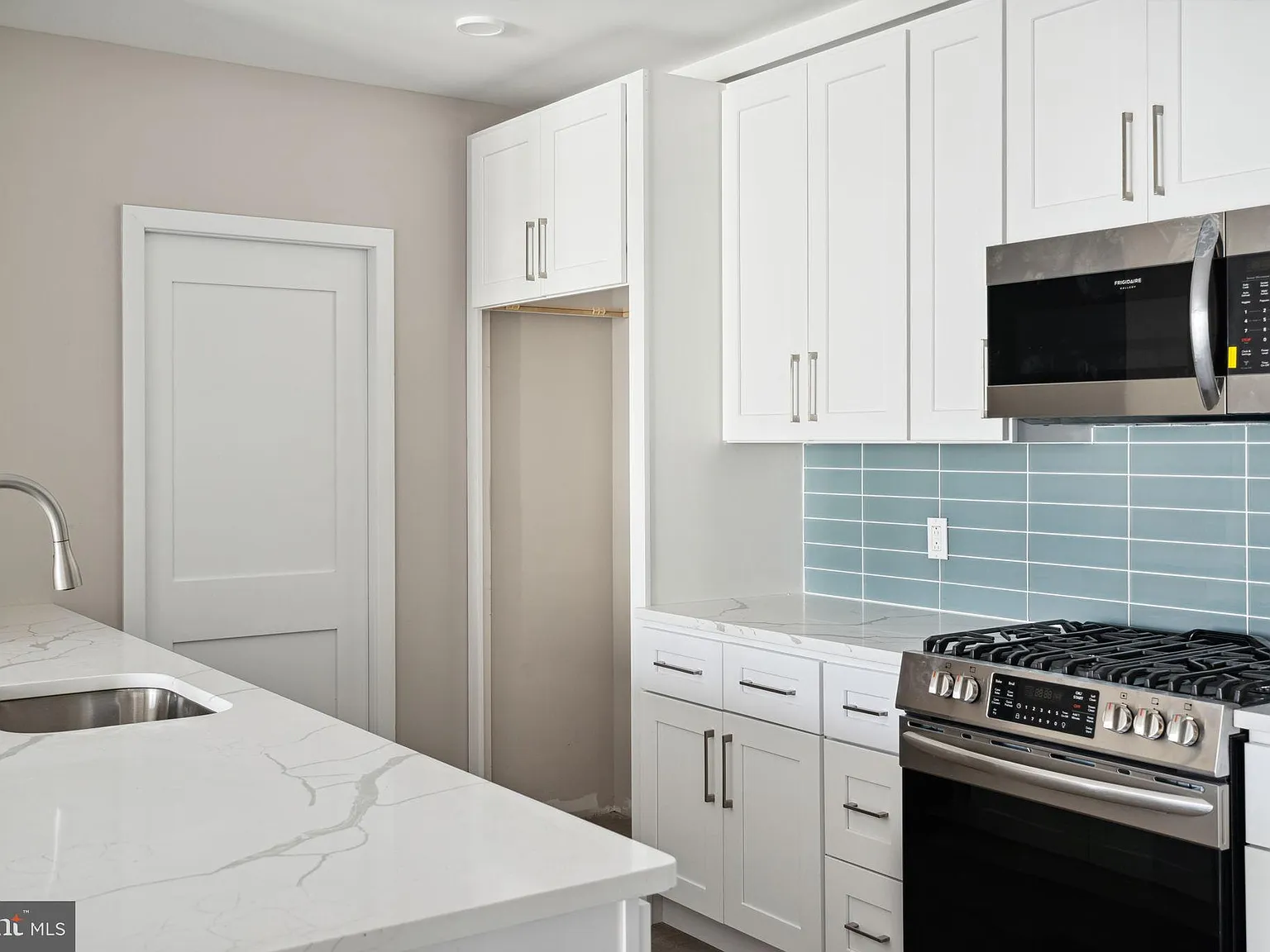 2 bed, $2,100 — Photo 3