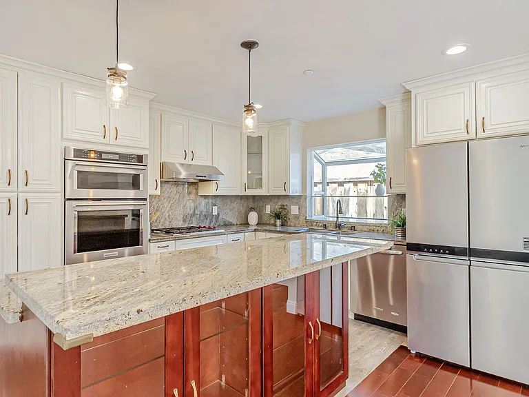 1070 Morningside Dr — Photo 7