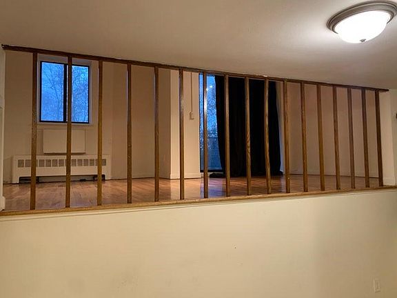 2nd image of 585 N Railroad Ave APT 2E