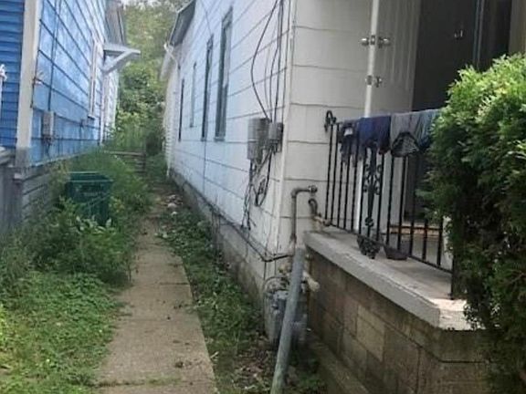 4th image of 77 Deshler St #2