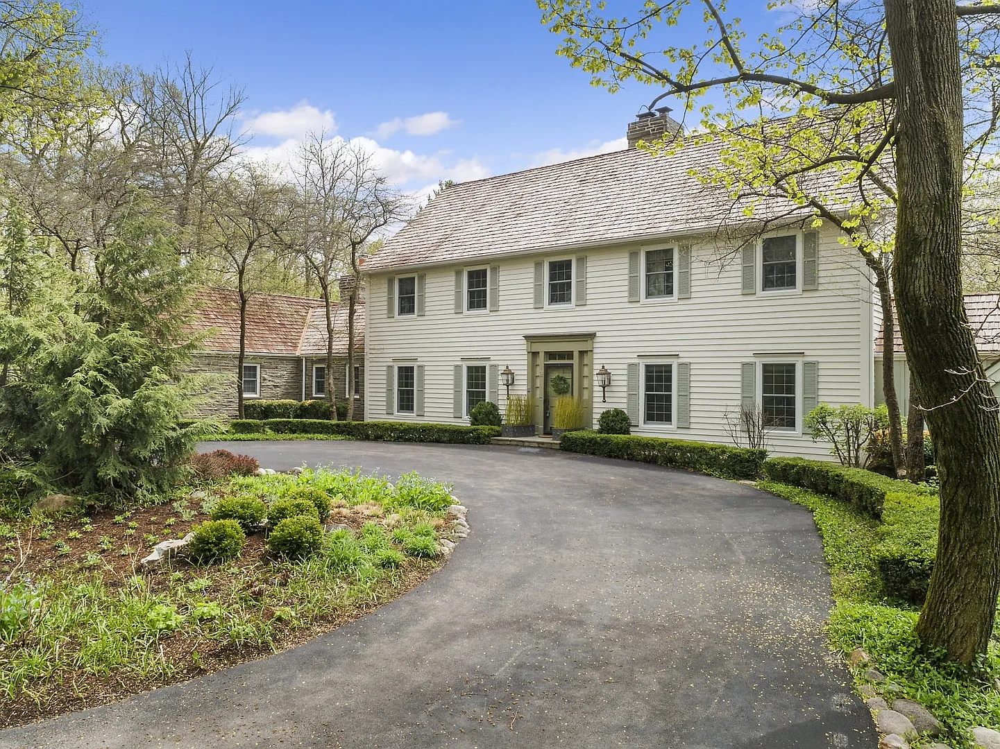 33W675 Mare Barn Ln photo 1