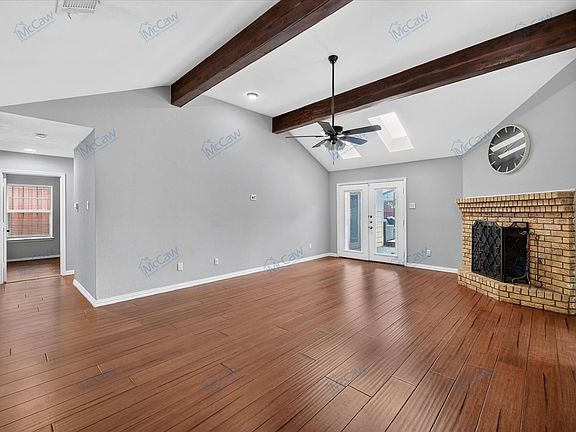 2nd image of 7136 Vinland St
