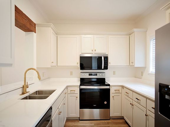 5th image of 2206 Anderson Rd APT 1901