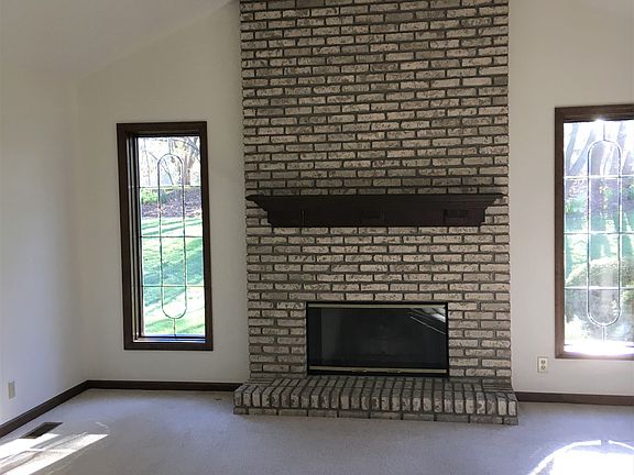 Gas fireplace