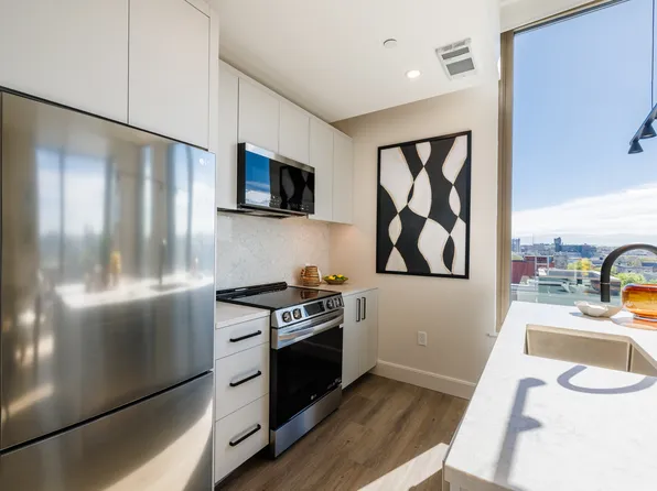 65 Dupont Street image 7 of 40