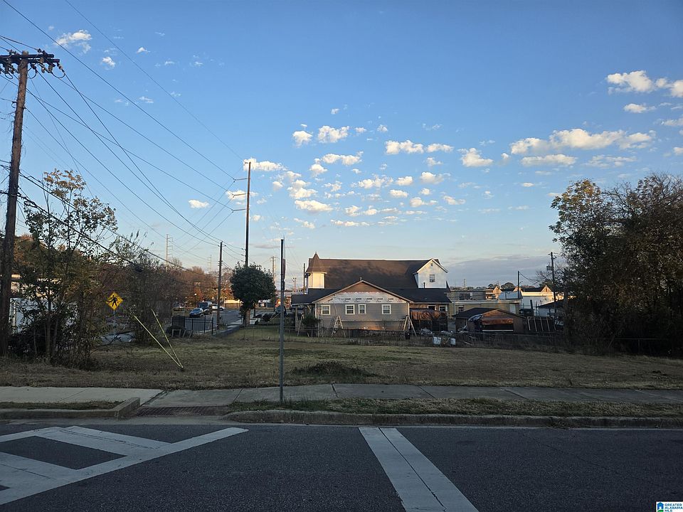 2nd image of 1725 26th Ave S #0
