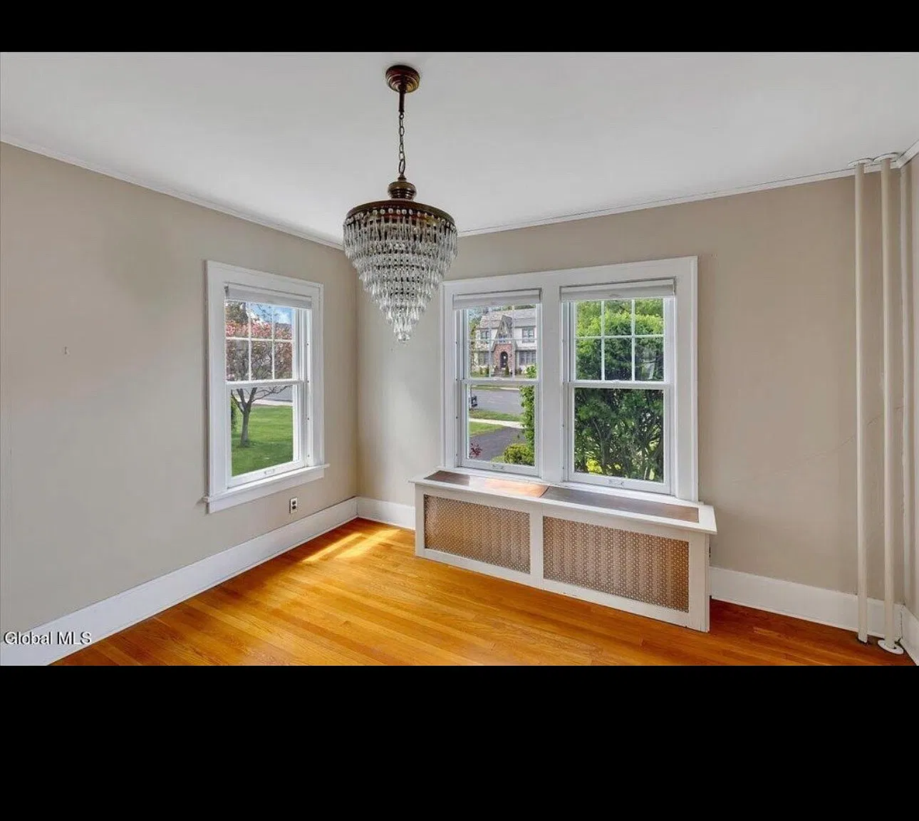 4 bed, 1100 sqft, $2,000 — Photo 4