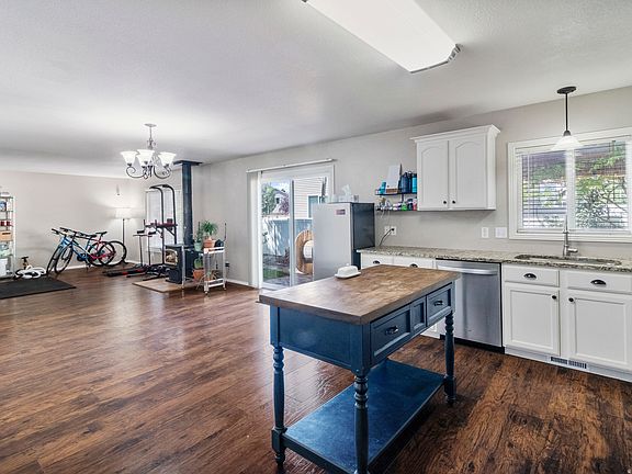 4th image of 443 Wheatridge Rd