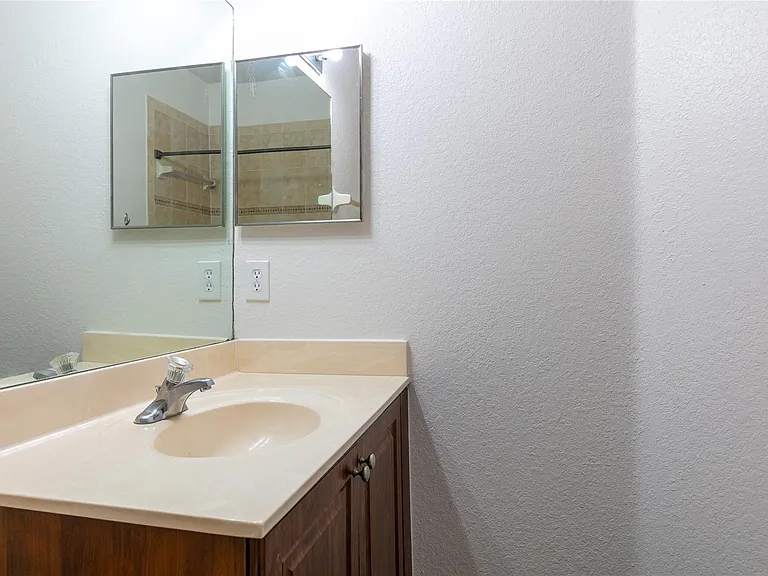 4408 Woodland Cir — Photo 9