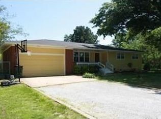2626 N Old Wire Rd, Fayetteville, AR 72703