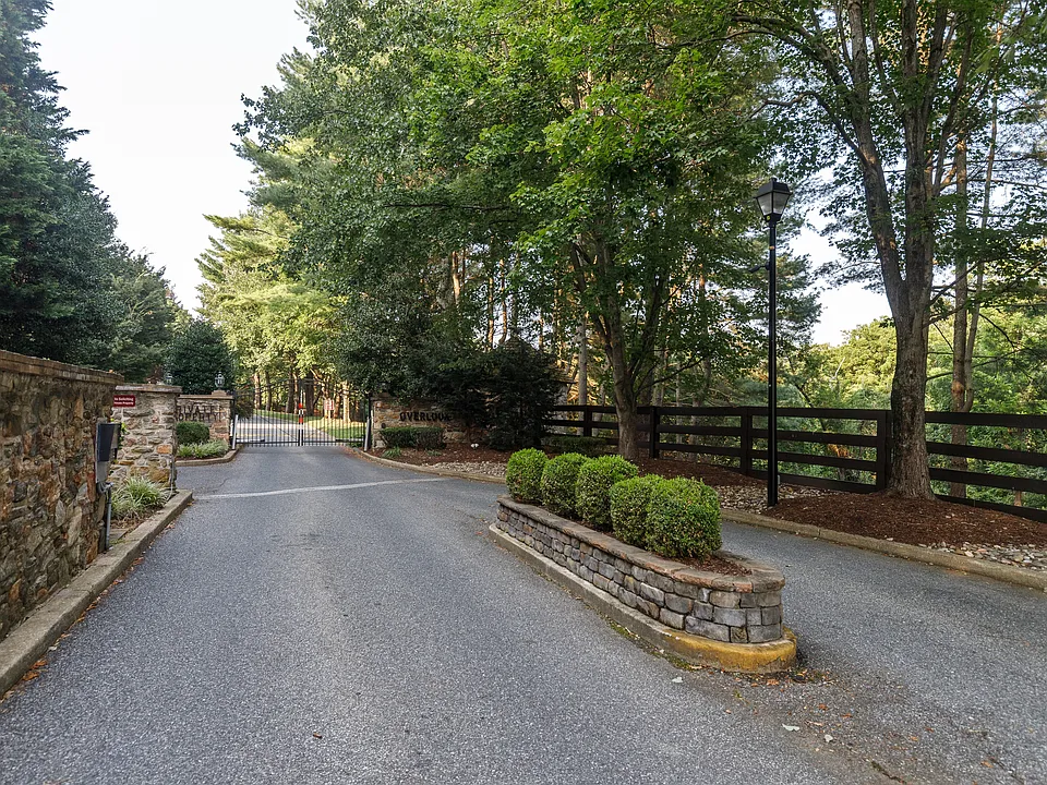 25 Highfield Ct