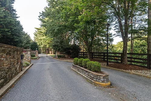 25 Highfield Ct Photo 1