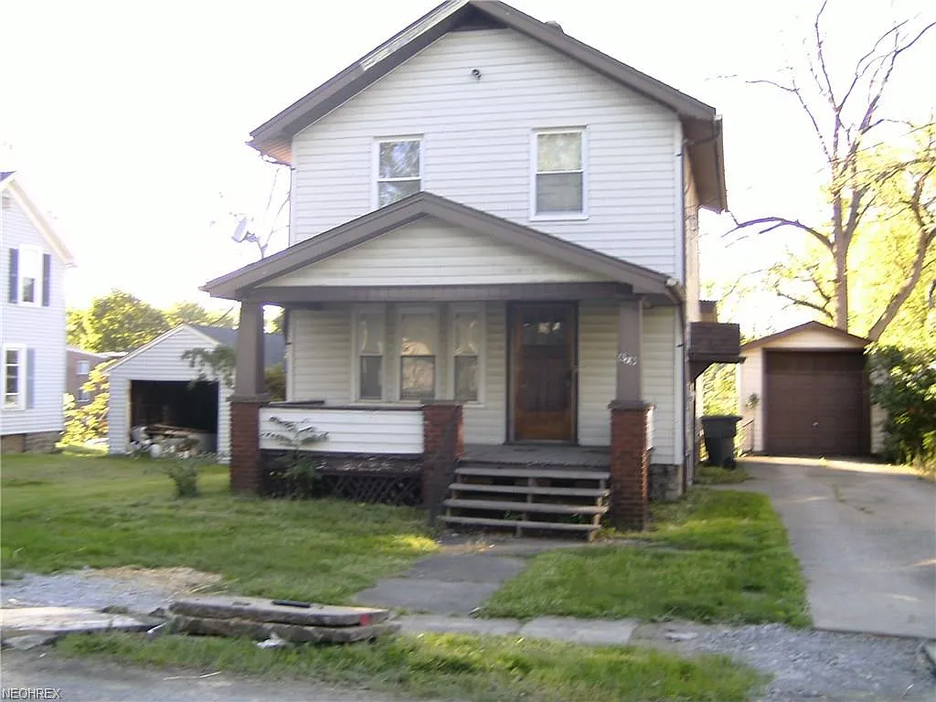 870 Garden St NW photo 1