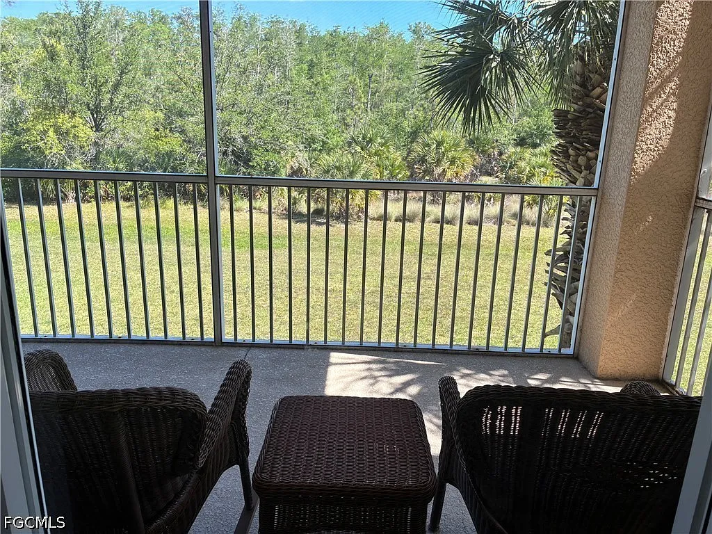 2 bed, 2.0 bath, 1245 sqft, $5,000 — Photo 2