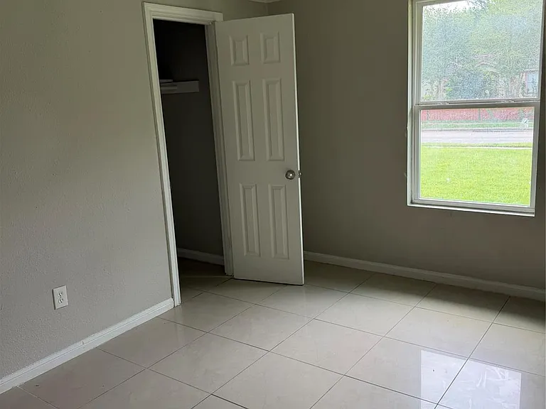 1209 Glenn Ave — Photo 6