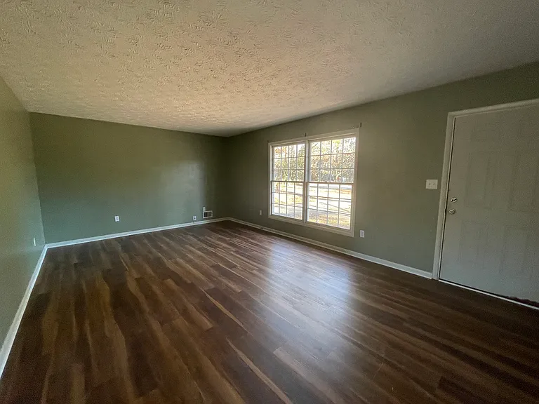 New Luxury Vinyl Plank throughout!