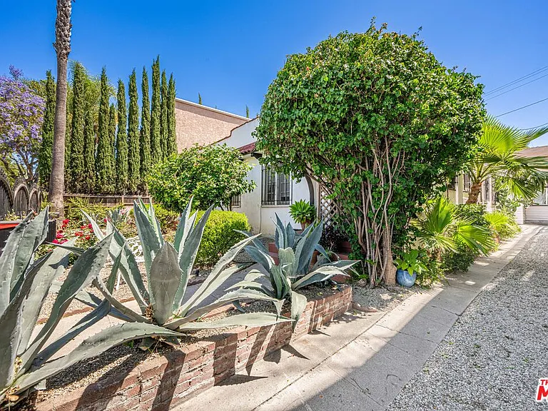 1246 N Formosa Ave — Photo 33