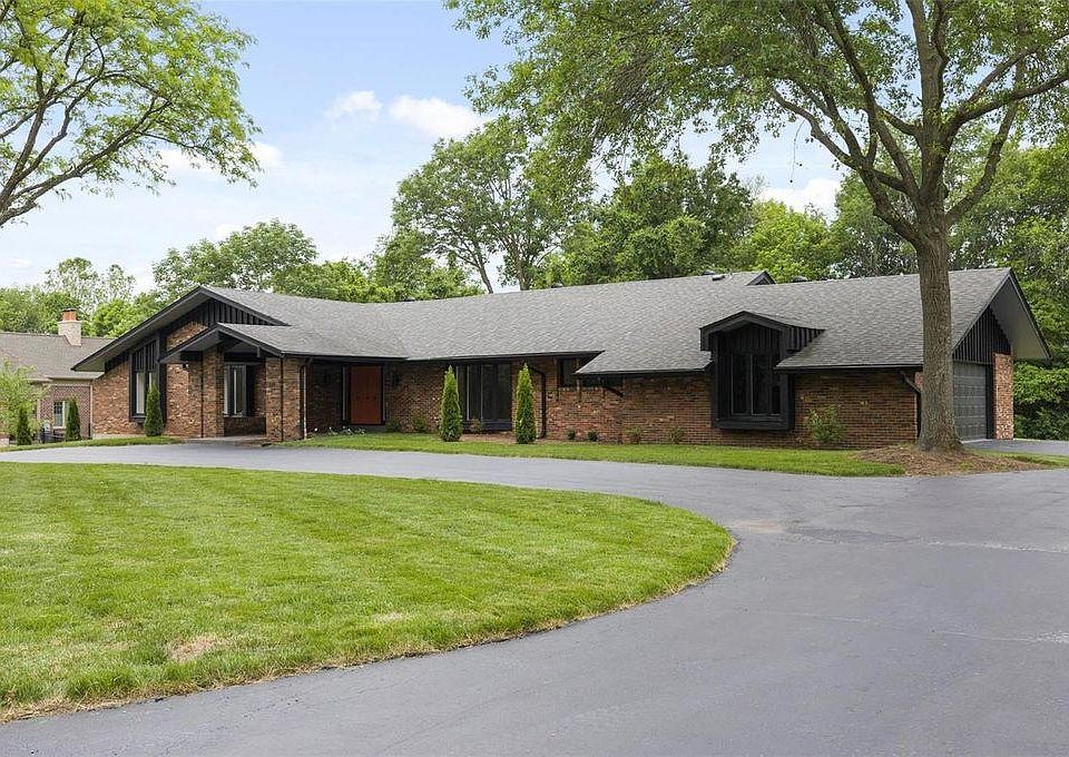 1st image of 111 Plantation Dr