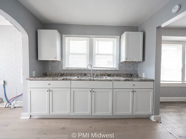 1321 N Ewing St — Photo 14
