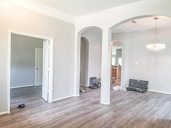 2nd image of 1623 Autumn Springs Dr