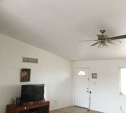 3rd image of 834 S Rosa Linda Dr