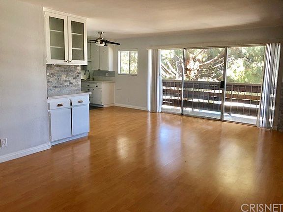 3rd image of 1021 N Crescent Heights Blvd APT 201