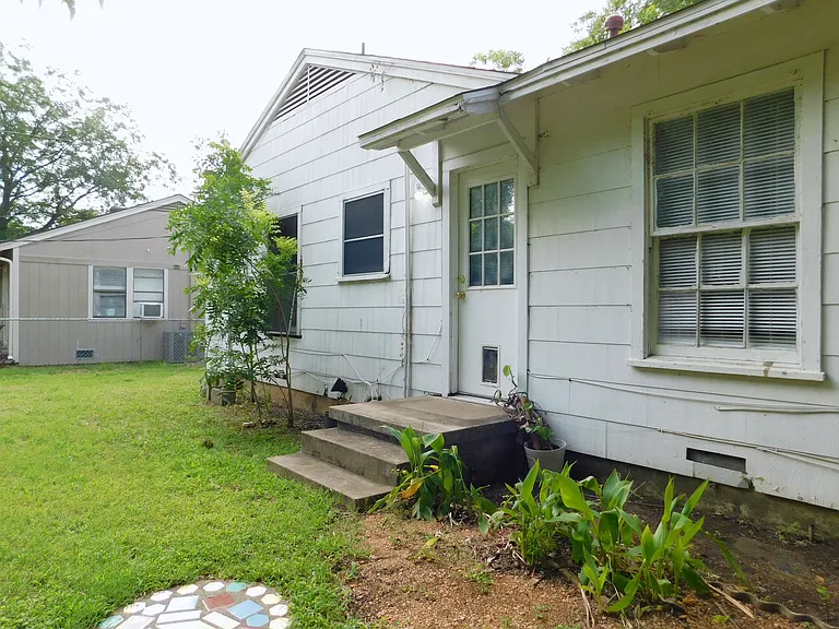 806 Cordell St — Photo 18