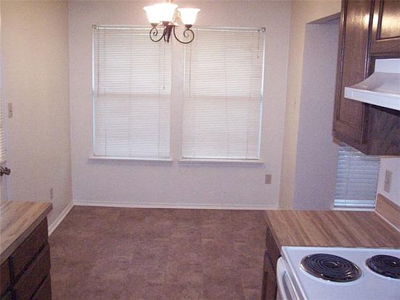 4th image of 3601 Wentworth Dr