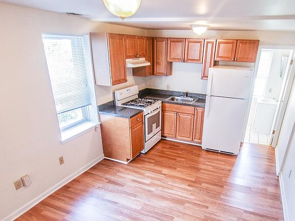 5th image of 1745 Wylie St Floor 2