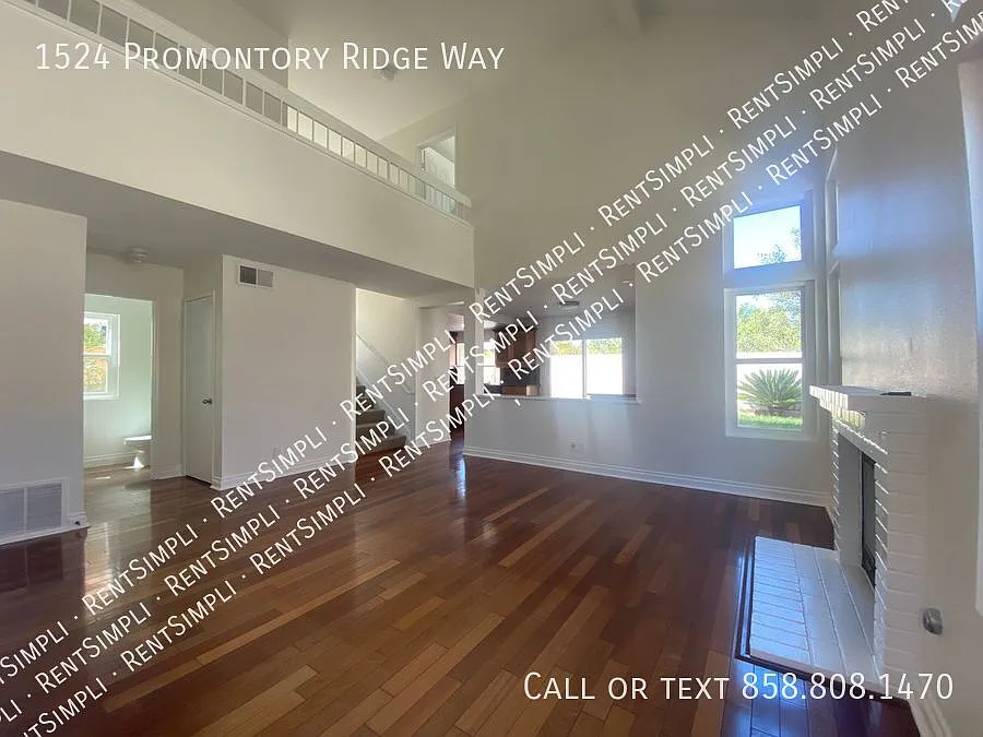 Stunning 3 BR 2.5 BA Vista Home — Photo 3