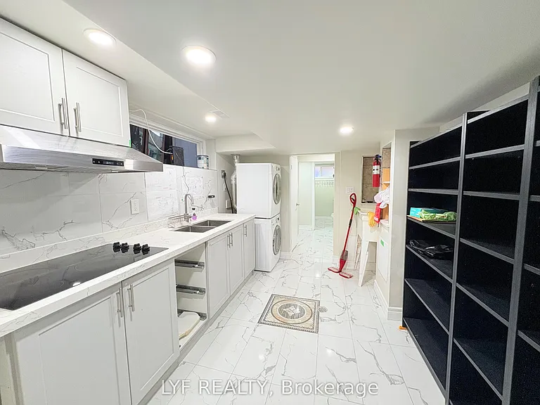 22 Ivordale Cres #2 — Photo 8