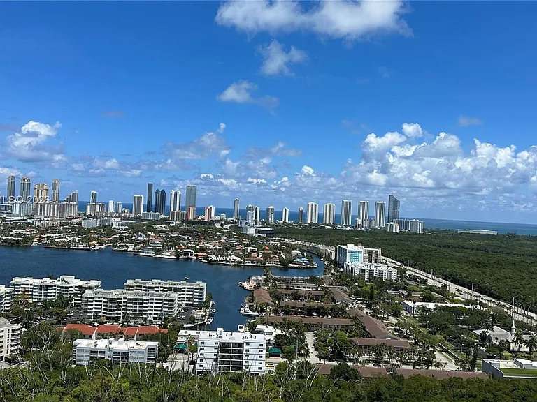 16385 Biscayne Blvd #3019 — Photo 34
