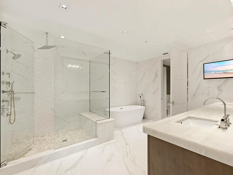 490 5th St S #101 — Photo 32