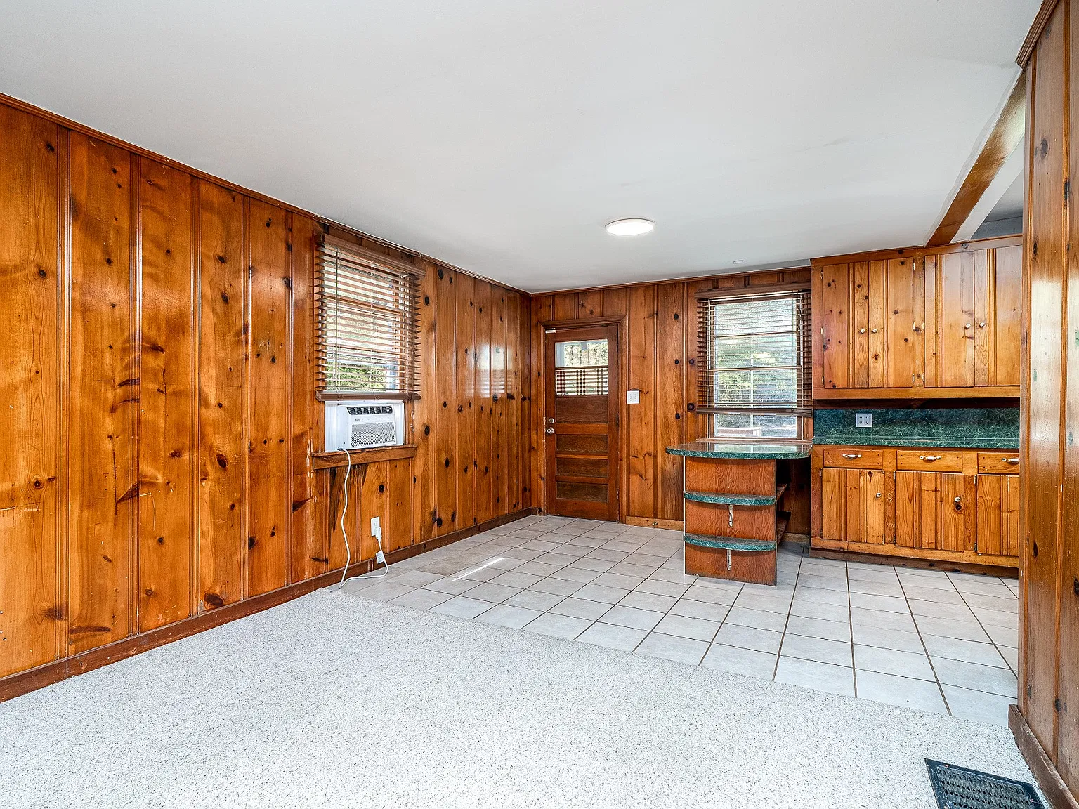 2 bed, 855 sqft, $1,895 — Photo 4