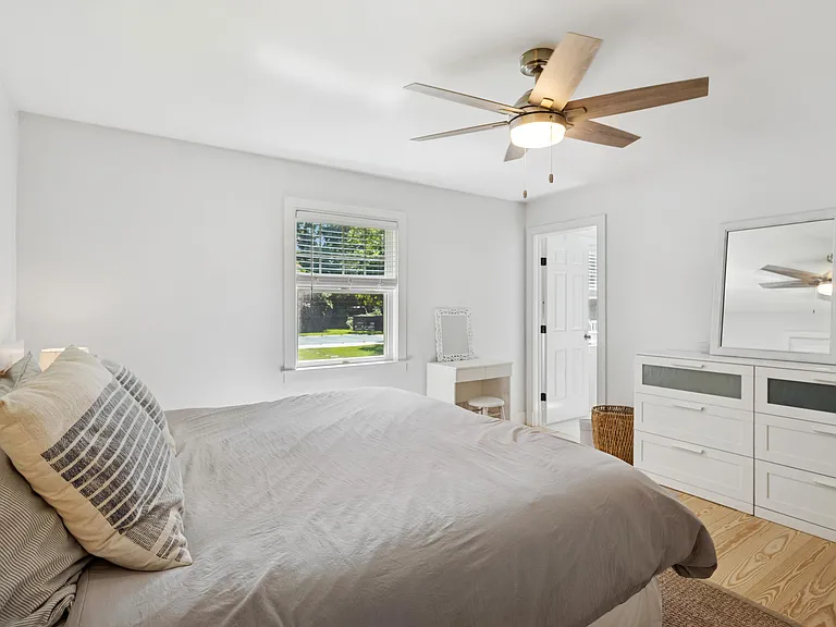 33 Corbin Ave — Photo 29