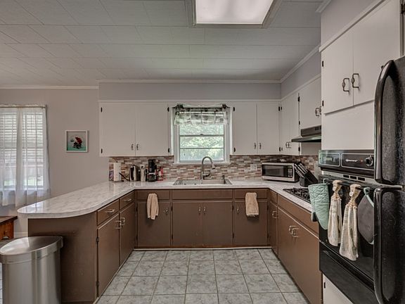5th image of 317 Oaklawn Dr