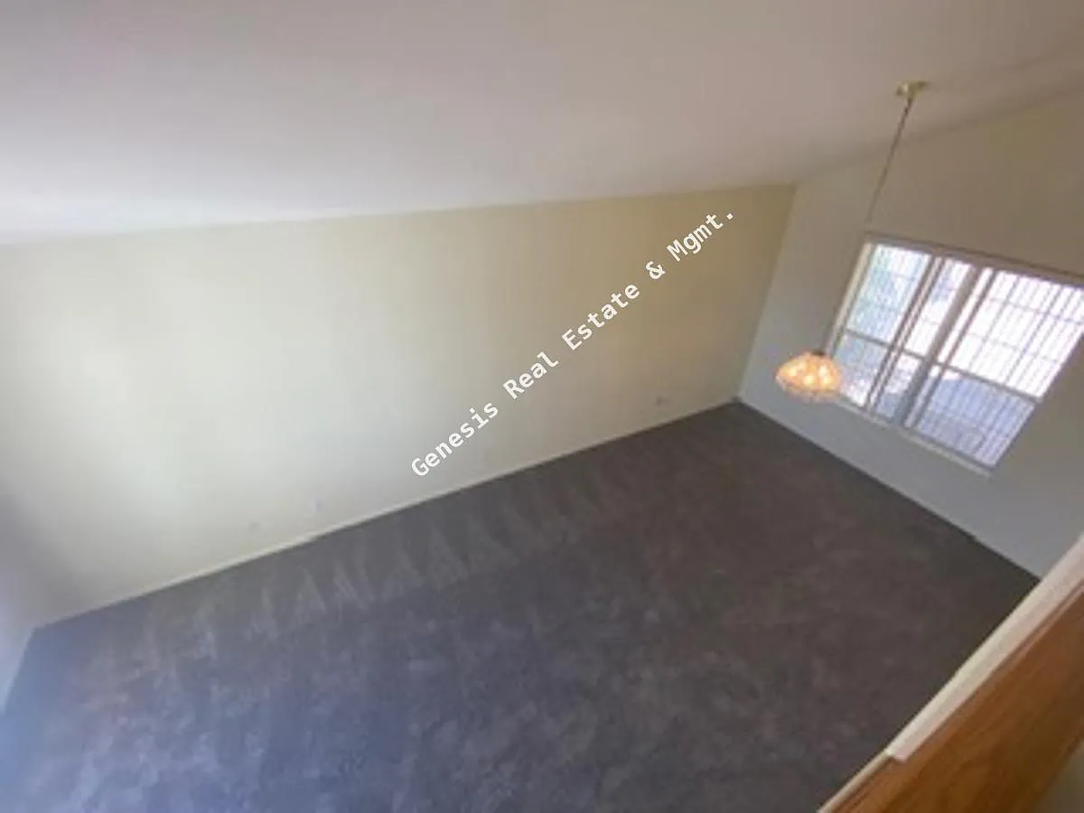 3 bed, 2.5 bath, 1980 sqft, $1,875 — Photo 4