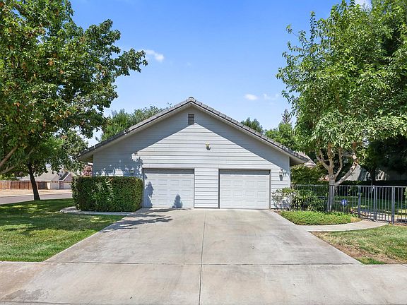 2nd image of 713 Olivewood Dr