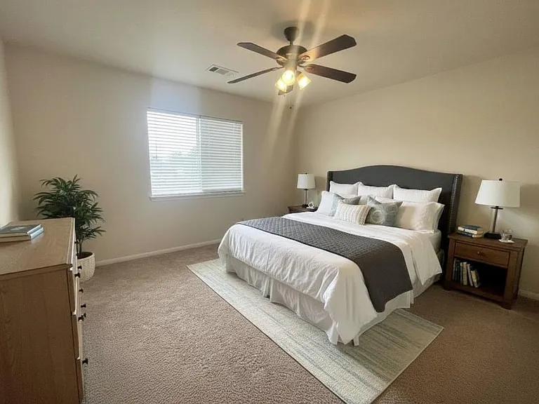 18807 Harbor Key Cir — Photo 38
