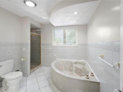 41 Arch St, Pawtucket, RI, 02860