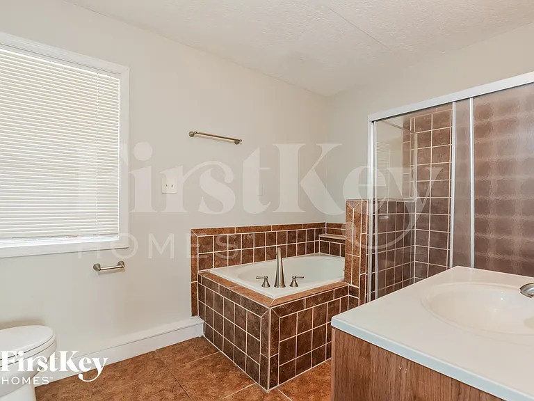 531 Martin Place Blvd — Photo 8