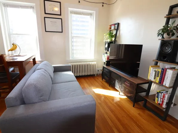 1477 Beacon St, Brookline, MA