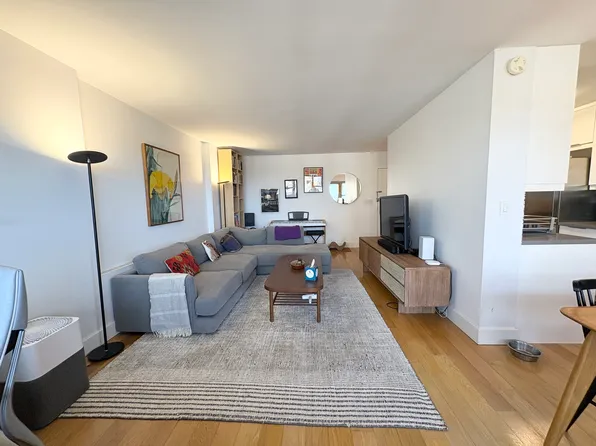 100 West 93rd Street image 15 of 25