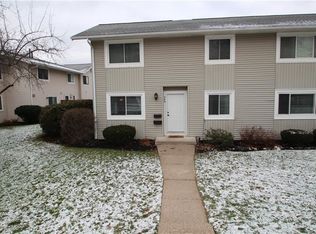 549 Eastbrooke Ln, Rochester, NY 14618