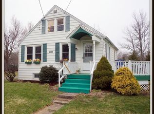 7046 Versailles Rd, Derby, NY 14047