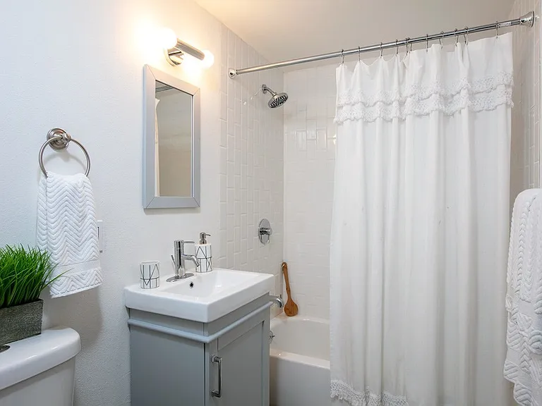 Mayn Suites — Photo 10