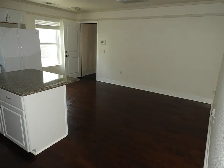 1327 G St — Photo 3