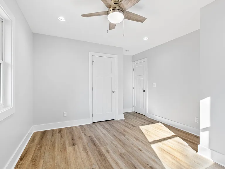 58 W Oakview Rd — Photo 20